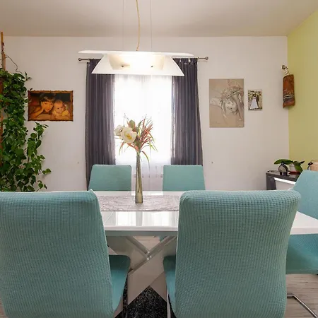 Two-bedroom In * 比比涅