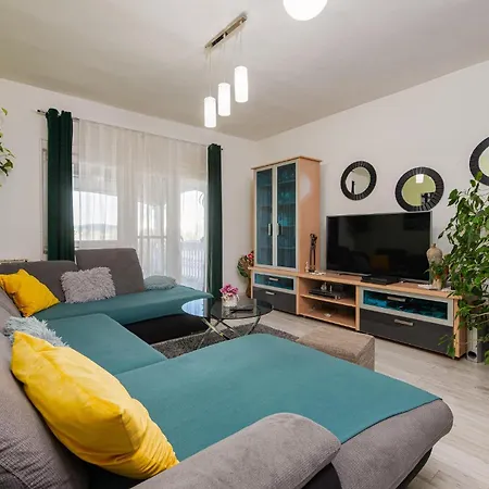 Two-bedroom In * 비빈제