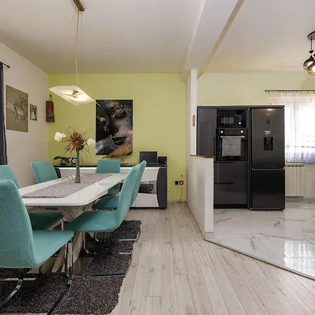 아파트 Two-bedroom In