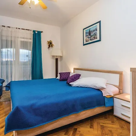 Two-bedroom In Appartement Bibinje