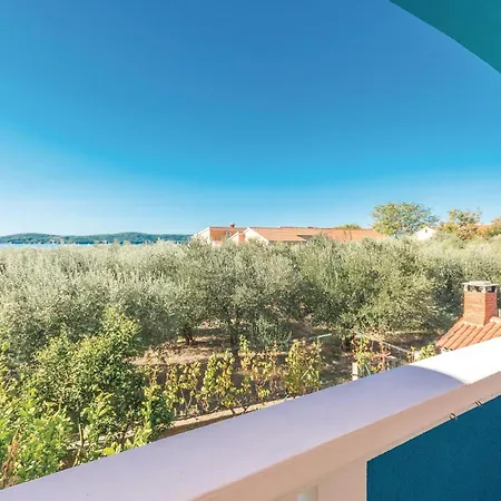 Apartamento Two-bedroom In Bibinje